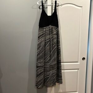Beautiful Amanda Lane patterned dress size 12